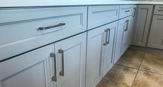 Milzen Cabinetry > Products > Door Style Guide > Holis Grey